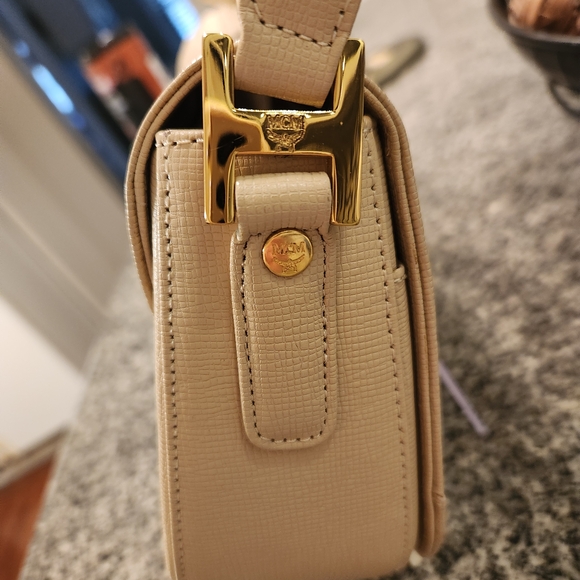 MCM Cream Shoulder Bag with Gold Accents - Picture 6 of 17